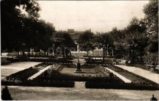 1930 Esztergom, Tiszti üdülő kertje. photo