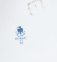 Hollóházi Szász Endre által tervezett mintával díszített tányér. Matricás, jelzett, kopásnyomokkal, ...