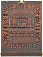 Szovjetunió ~1970. Élethez és tevékenységhez kapcsolódó helyek - V. I. Lenin Központi Múzeum egyoldalas Br plakett műanyag védőlappal (50x70mm) T:1- Soviet Union ~1970. Places of life and activity - V. I. Lenin Central Museum one-sided Br plaque with plastic cover (50x70mm) C:AU