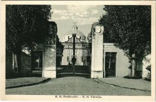 Krasznahorkaváralja, Krásnohorské Podhradie; Mauzóleum bejárata / entry of the mausoleum