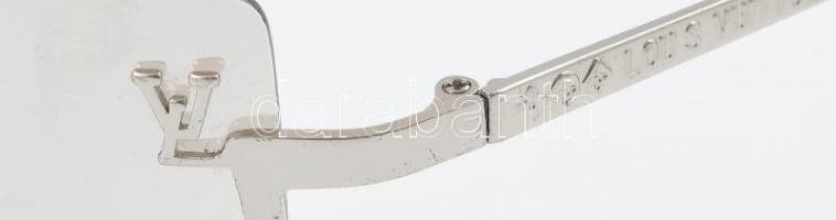 Louis Vuitton jelzésű napszemüveg, kissé karcos lencsével, tokban