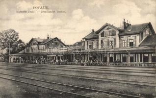 Trencsénteplic railway station