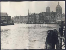 cca 1970 51 db vegyes nagyméretű fotó: Prága, Budapest, egyéb fényképek / 51 mixed photos