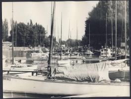 cca 1970 51 db vegyes nagyméretű fotó: Prága, Budapest, egyéb fényképek / 51 mixed photos