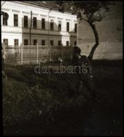 Újsághoz felhasznált II. világháborús katonai fotónegatívok, köztük Horthyt ábrázoló is, 10 db