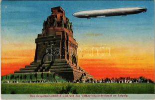 Das Zeppelin-Luftschiff umkreist das Völkerschlachtdenkmal zu Leipzig / German airship + Weihe des Völkerschlacht-Denkmals 18. 10. 1913. Leipzig So. Stpl. (EK)