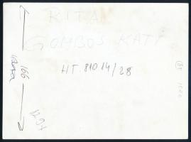 Gombos Kati színésznő, hátoldalon feliratozott sajtófotó, 18×13 cm