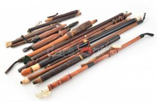 Óriási antik pipagyűjtemény tétel: tajtékpipák, porcelán pipák, cserép és gyökér pipák, vegyes állap...