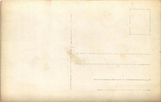 Német katonák hídépítés közben / WWI German military, soldiers building a bridge. photo