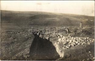 Osztrák-magyar katonák a lövészárokban / WWI Austro-Hungarian K.u.K. military, soldiers in the trenches. photo