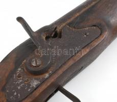 Régi pisztoly, fa és fém, h: 36cm