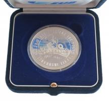 2007. "100 éve utasbiztosítás - 100 Years of Travel Insurance 1907-2007 / A világraszóló biztos...