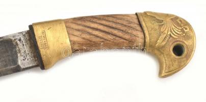 cca 1929 Szovjet kozák saska, a markolaton stilizált szovjet címerrel, jelzett, kis csorbákkal, a fe...