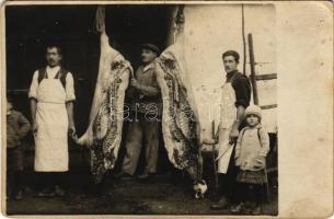 1927 Pola, Pula; hentes / butcher. photo (kopott sarkak / worn corners)