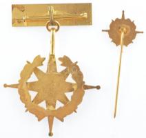 ~1980. "A Békéért" zománcozott fém kitüntetés eredeti, sérült tokban miniatűrrel T:1-