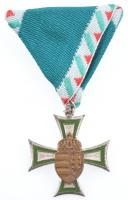 1992. A Honvédelemért Kitüntető Cím III. osztálya zománcozott ezüstözött fém kitüntetés mellszalagon, eredeti dísztokban T:1- Hungary 1992. Title of Merit For Defence, 3rd Grade enamelled silvered decoration with ribbon in original case C:AU NMK 793.