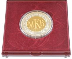 Lebó Ferenc (1960-) 1997. "MKB - Magyar Külkereskedelmi Bank Rt." jelzett Ag emlékérem dís...
