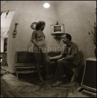 Partiképes lányok, asszonyok feliratú dobozból 13 db vintage NEGATÍV, a felvételek eltérő időben kés...