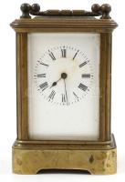 Aiguilles antik francia utazó óra, XIX. sz. Réz, jelzett szerkezettel, fazettált üveggel. Bőr borítású, bársony bélésű, üvegezett tokban. A tokon korának megfelelő kopásnyomokkal, az óra üvegén néhány kis csorba, egyébként szép állapotban. 8,5x6,5x6 cm / Aiguilles antique French brass carriage clock, 19th century, with small chips in the glass, in slightly worn original leather case.