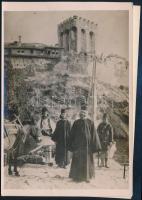 1914 Mont Ahtosi görög felkelés Az Est sajtófotója. hozzátűzött felirattal / 1914 Greece Mont Athos uprising. Press photo with stich 17x11 cm
