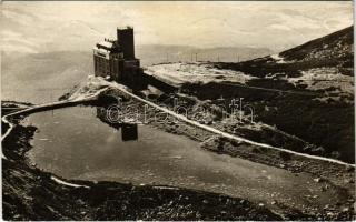 1951 Tátra, Magas-Tátra, Vysoké Tatry; Skalnaté pleso so stanicou lanovky / sífelvonó állomás a Kő-pataki-tónál / cable car station (EK)