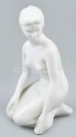 Jelzés nélkül: női akt. Fehér mázas porcelán. 23 cm hibátlan