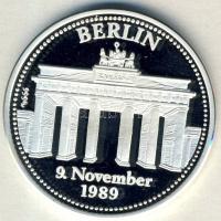 NSZK 1990 "Egységes német pénz" Ag 15,1g multicolor emlékérem T:PP