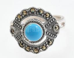 Ezüst(Ag) gyűrű markazittal és kék kővel, jelzett, méret: 56, bruttó: 7,27 g