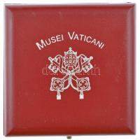 Vatikán 2004. "Szent Péter Bazilika - Vatikáni Múzeum" kétoldalas jelzett Ag emlékérem tan...