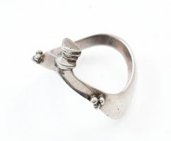 Ezüst(Ag) sálösszefogó gyűrű, jelzett, nettó: 5,09 g