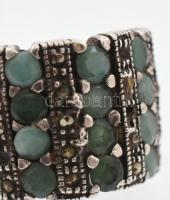 Ezüst(Ag) gyűrű gyökérsmaragddal ékítve, jelzett, méret: 56, bruttó: 10,9 g