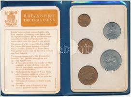 Nagy-Britannia 1968-1971. 1/2p-10P (5xklf) Nagy-Britannia első decimális érméi forgalmi összeállítás kartonlapon, leírással, eredeti műanyag tokban T:1,1-  Great Britain 1968-1971. 1/2 Penny - 10 New Pence (5xdiff) Britains first Decimal Coins coin set in cardboard with description, in original plastic case C:UNC,AU