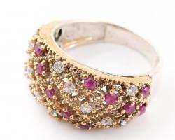 Ezüst(Ag) gyűrű szintetikus rubinnal, jelzett, méret: 58, bruttó: 5,54 g