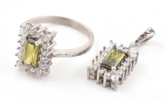 Ezüst(Ag) gyűrű és medál zöld kővel, jelzett, méret: 53, bruttó: 5,54 g