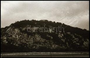 cca 1940 34 db nagyrészt budapesti, városképes Leicával készített fotónegatív negatív tartóban. BNV ...