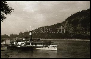 cca 1940 34 db nagyrészt budapesti, városképes Leicával készített fotónegatív negatív tartóban. BNV ...