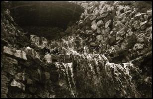 cca 1940 34 db nagyrészt budapesti, városképes Leicával készített fotónegatív negatív tartóban. BNV ...