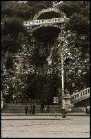 cca 1940 34 db nagyrészt budapesti, városképes Leicával készített fotónegatív negatív tartóban. BNV ...