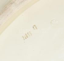 Német ovális, fali dísztányér pár, fajansz XIX. sz., öblében relief, színesen festett jelenet, enyel...