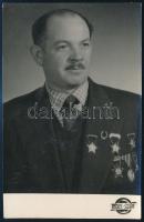 Haner Antal (1912-1987) szocialista kitüntetésekkel és a Kossuth-díj III. fokozatával, fotó, 13,5×8,5 cm