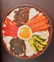 Mauthner Zsófia: Így főzünk mi. Messziről jött budapestiek. Nagy Balázs fotóival. A fotóművész, Nagy...