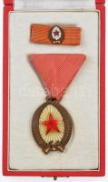 1964. "A Munka Érdemrend" bronz fokozata, zománcozott bronz kitüntetés mellszalagon, minia...
