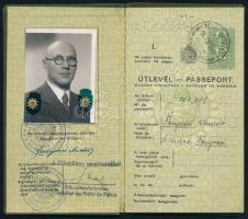1937 Magyar Királyság által kiállított fényképes útlevél izraelita vallású házaspár számára, 2 db
