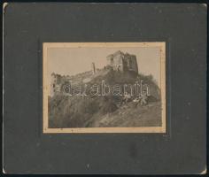cca 1910 Saskőváralja (Sásovské Podhradie, Felvidék), a Saskő vár romjai, kartonra kasírozott fotó, hátoldalon feliratozva, 8×11 cm