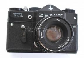 Zenit-E fényképezőgép, Moszkva '80 olimpiai kiadás, Helios 2/58 objektívvel, eredeti bőr tokjáb...