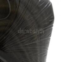 Obszidián törzsi figura, jelzés nélkül, kis lepattanásokkal, 19,5x15 cm