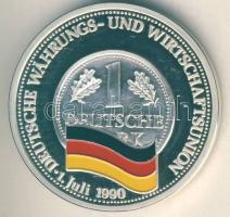 NSZK 1990. "Német Pénzügyi- és Gazdasági Szövetség" Ag 20g multicolor emlékérem T:PP