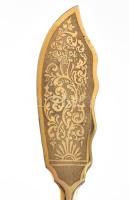 Ezüst (Ag) nyelű vajazókés és kaviárlapát, kis rozsdafolttal, h: 19-20 cm