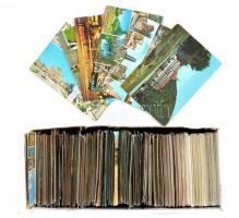 Egy doboz MODERN külföldi város képeslap / A box of modern mostly European town-view postcards