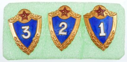 Szovjetunió DN Katonai minősítő 1, 2, és 3 számmal zománcozott fém jelvény, csavaros hátlappal (3xklf) T:1-,2 Soviet Union ND Military classification with number 1, 2, and 3. Enamelled metal badges, with screwed back (3xdiff) C:AU,XF